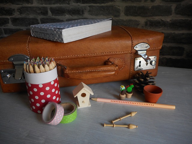 pencil-pot-2097599_640